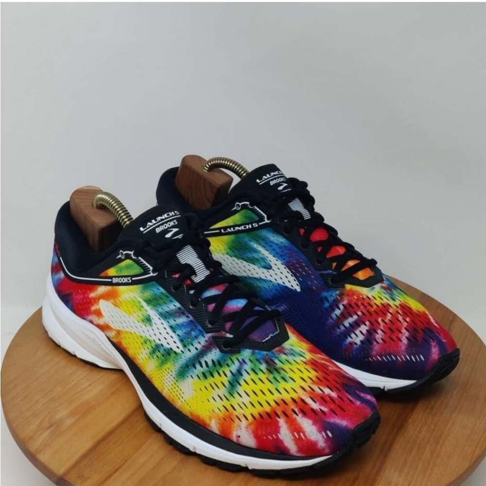 Women’s Brooks Launch 5